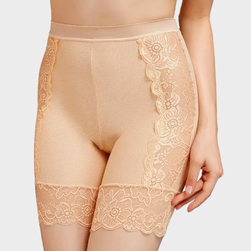 Huidskleurige ondershort onder jurk