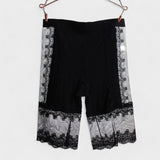 Kanten ondershort onder jurk