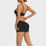 Kleine ondershort onder jurk