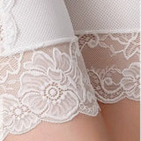 Witte ondershort onder jurk